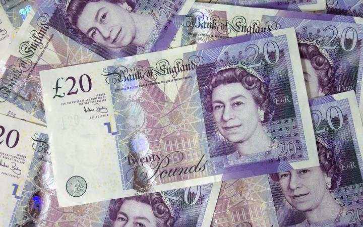 В Британии появятся пластиковые банкноты
